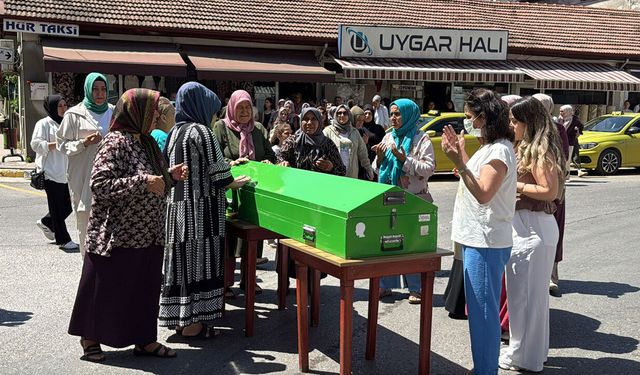 YENİCE'DE ÖLDÜRÜLEN KADIN SON YOLCULUĞUNA UĞURLANDI