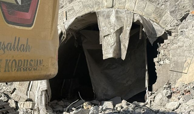 ZONGULDAK'TA YIKIM SAHASININ İÇİNDE SIĞINAK BULUNDU