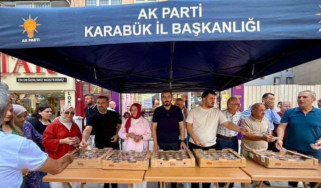 AK PARTİ’DEN MEVLİD KANDİLİ’NDE LOKMA İKRAMI