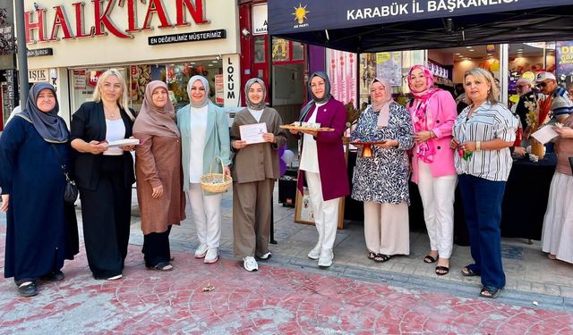 AK PARTİ KADIN KOLLARINDAN İBN-İ SİNA HAFTASI ETKİNLİĞİ