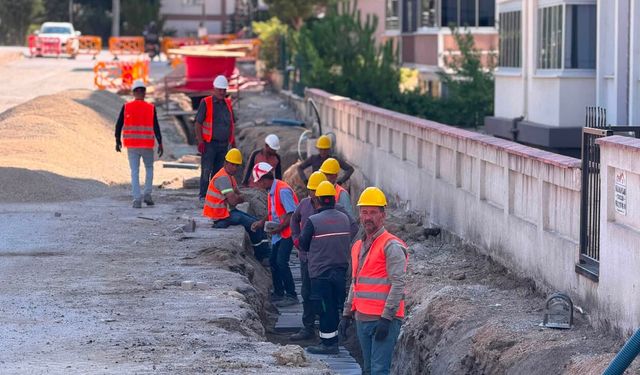 5000 EVLER’DE ELEKTRİK HATLARI YER ALTINA ALINIYOR