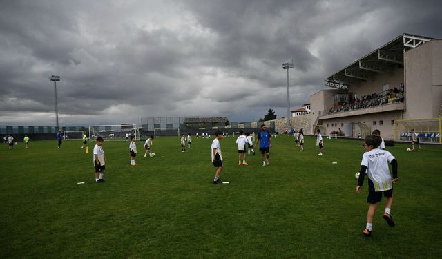 KASTAMONU'DA YAZ FUTBOL OKULU SON ANTREMANINI YAPT