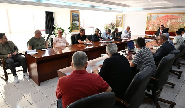 İL ÖZEL İDARESİ DEĞERLENDİRME TOPLANTISI YAPILDI