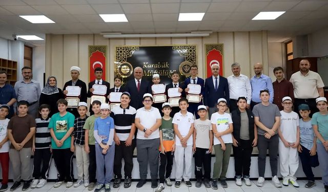 KARABÜK’TE 6 ÖĞRENCİ HAFIZLIK BELGESİ ALDI