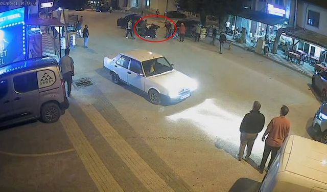 64 YAŞINDAKİ ESNAFI ARAÇTAN İNDİRİP DÖVDÜLER