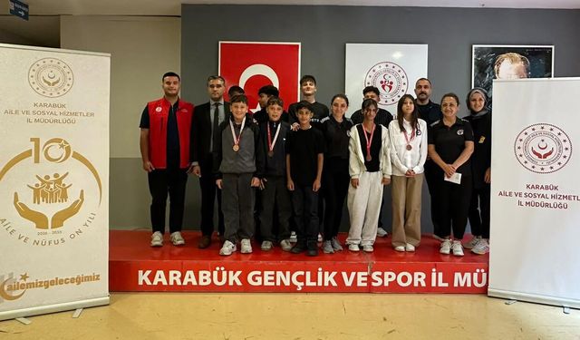 KARABÜK'ÜN ÇOCUKLARI SATRANÇTA HAMLE YAPTI