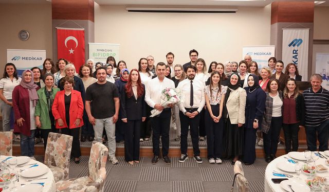 MEDİKAR HASTANESİ'NDE DÜNYA ECZACILAR GÜNÜ BULUŞTU