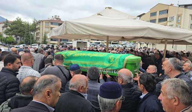 MİNİBÜS SÜRÜCÜSÜ HAKKI ÖZDEMİR SON YOLCULUĞUNA UĞURLANDI