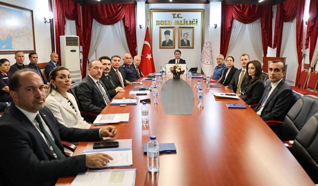BOLU’DA YENİ EĞİTİM YILI ÖNCESİ OKUL GÜVENLİĞİ MASAYA YATIRILDI
