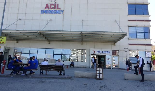 KASTAMONU’DA SİLAJ MAKİNESİNE BACAĞINI KAPTIRAN GENCİN AYAĞI KOPTU