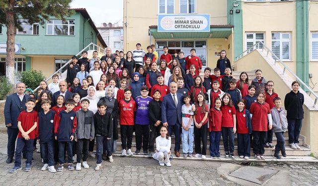 AKBAŞ, ÖĞRETMEN VE ÖĞRENCİLERLE BULUŞTU