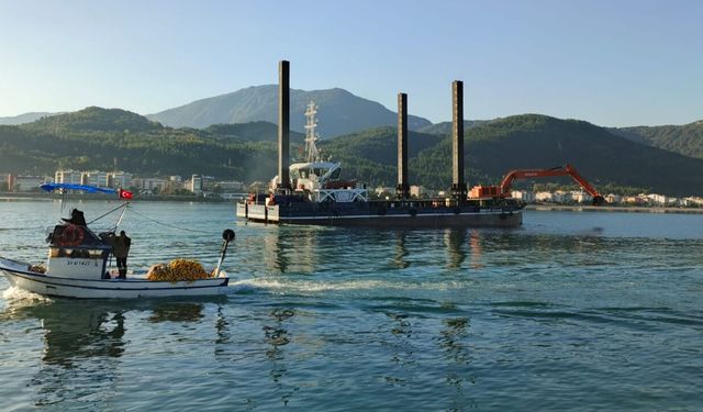 CİDE LİMANINDA TEMİZLİK ÇALIŞMASI