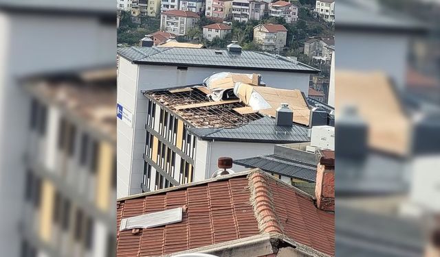 EREĞLİ'DE FIRTINA KIZ YURDUNUN ÇATISINI SÖKTÜ