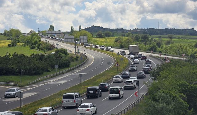 KARABÜK'TE TRAFİĞE KAYITLI ARAÇ SAYISI 89 BİN 68 OLDU