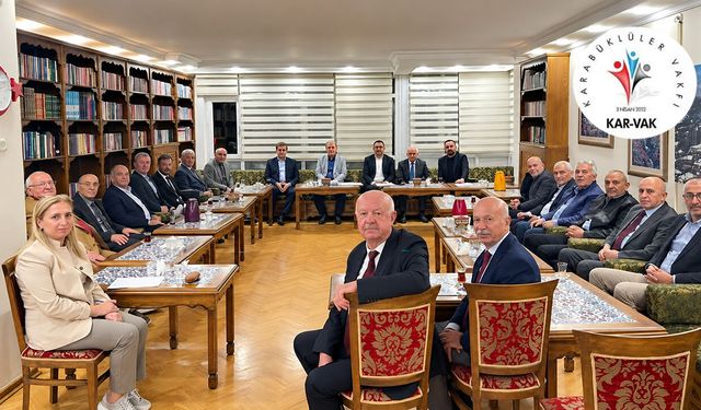 KARABÜKLÜLER VAKFI'NDAN ÖĞRENCİLERE 2500 TL BURS