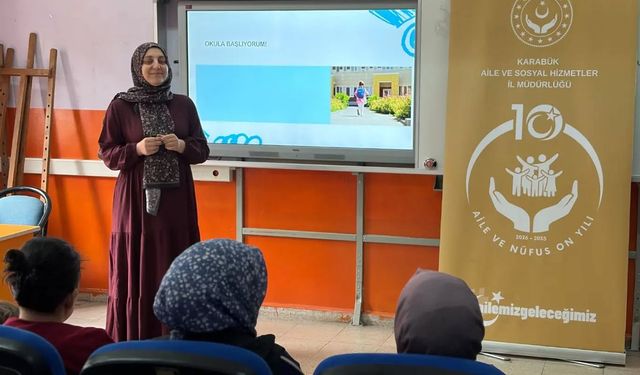 KARABÜK'TE VELİLERE OKUL VE AİLE HAYATI EĞİTİMİ SÜRÜYOR