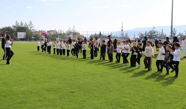 SAFRANBOLU'DA "AİLEMLE SPOR YAPIYORUM" ETKİNLİĞİ DÜZENLENDİ