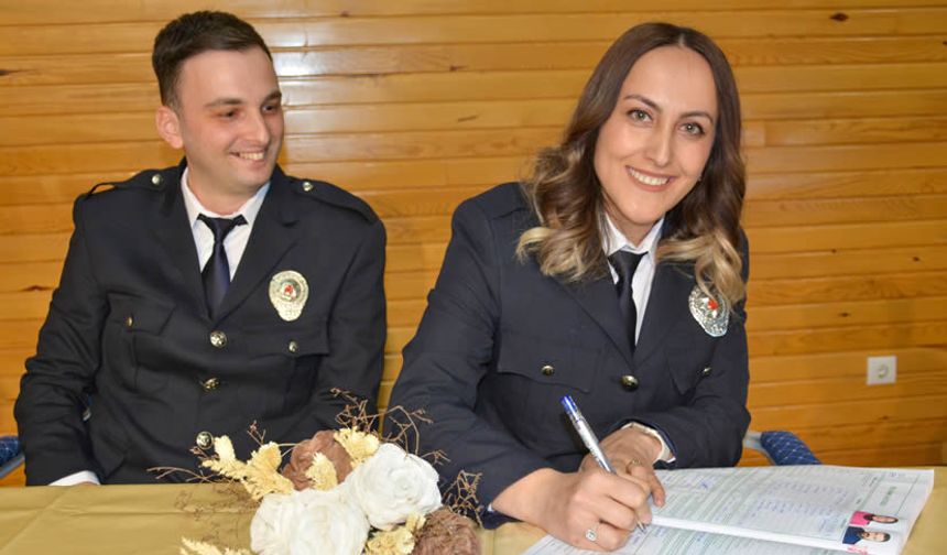 POLİS ÇİFT POLİS HAFTASINDA EVLENDİLER
