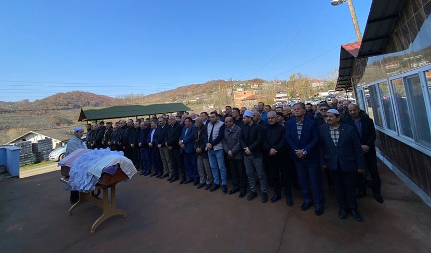 HAYATINI KAYBEDEN SAĞLIK ÇALIŞANI ZONGULDAK'TA DEFNEDİLDİ