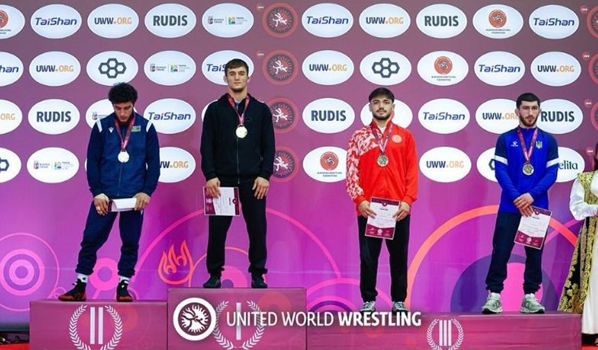 BARÜ'LÜ GÜREŞÇİ AVRUPA ÜÇÜNCÜSÜ