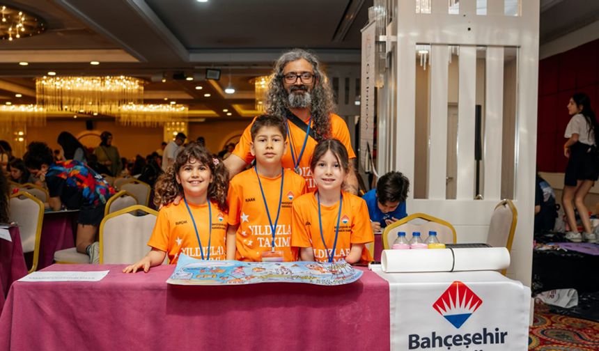 TÜRKİYE BİRİNCİLERİNDEN DEV MESAJ! KARABÜK BAHÇEŞEHİR KOLEJİ ÖĞRENCİLERİ DÜNYAYA SESLENDİ: “FARKINDAYIZ, YA SİZ?”
