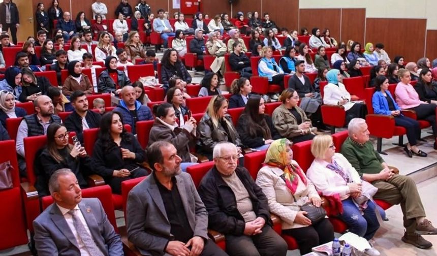 BAŞARILI KADINLAR GÜÇLÜ AİLELER PANELİ DÜZENLENDİ
