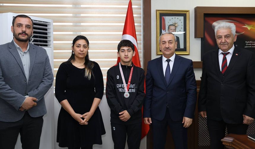 FERAMUZ ERAY DEMİR BİLEK GÜREŞİ TÜRKİYE İKİNCİSİ OLDU