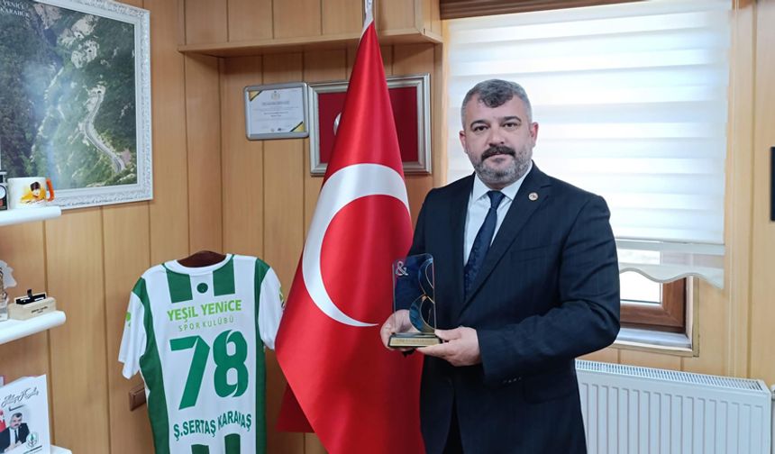 YENİCE BELEDİYESİ'NE "YILIN İLÇE BELEDİYE BAŞKANI" ÖDÜLÜ