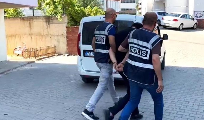 KENDİNİ JANDARMA OLARAK TANITAN DOLANDIRICI TUTUKLANDI