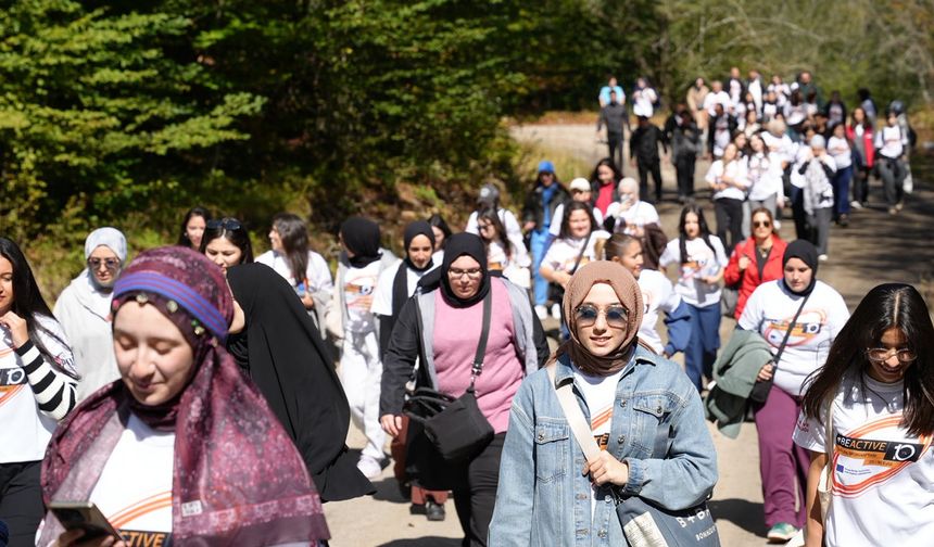 ÜNİVERSİTE ÖĞRENCİLERİ YENİCE GÖKTEPE YAYLASI’NDA YÜRÜDÜ