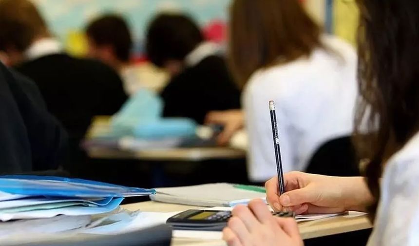 4+4+4 ZORUNLU EĞİTİM SİSTEMİ DEĞİŞİYOR