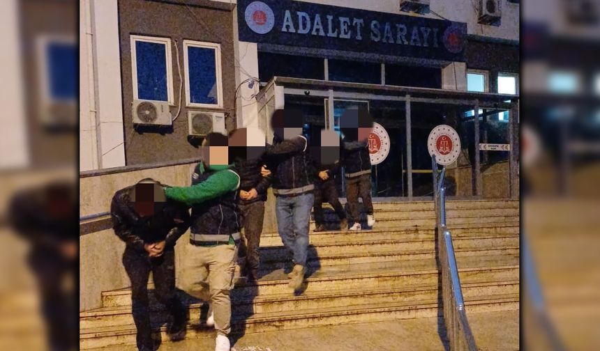 KARABÜK’TE GÖÇMEN KAÇAKÇILIĞI OPERASYONU: 3 ORGANİZATÖR TUTUKLANDI