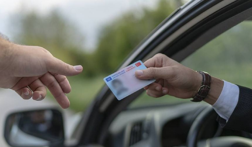 TRAFİKTE YENİ DÖNEM BAŞLIYOR: BAKAN YERLİKAYA TEK TEK AÇIKLADI