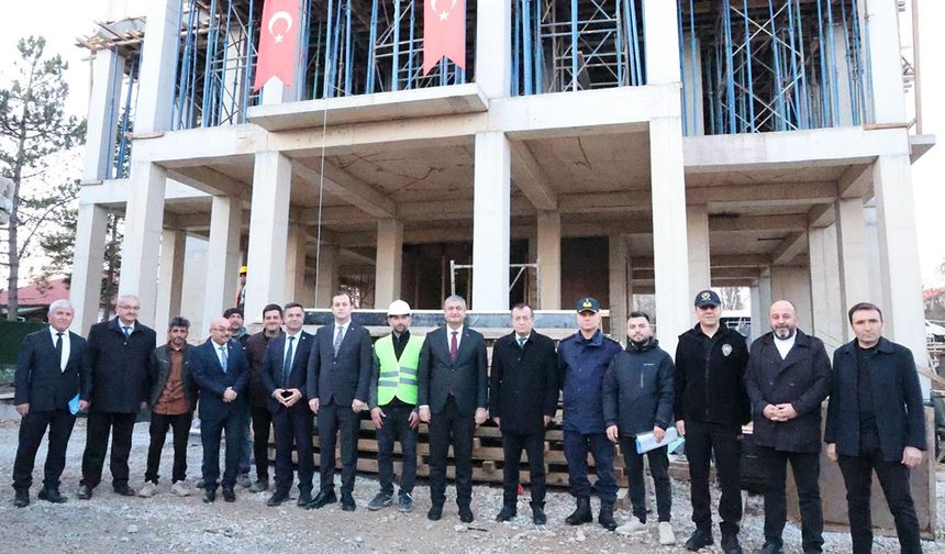 VALİ YAVUZ EFLANİ HÜKÜMET KONAĞI İNŞAATINI İNCELEDİ