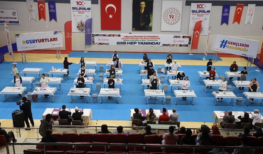 KARABÜK'TE GENÇ ŞEFLER HÜNERLERİNİ SERGİLEDİ