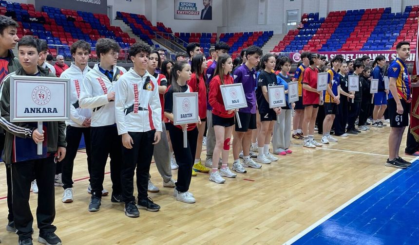 OKUL SPORLARI MASA TENİSİ GENÇLER GRUP MÜSABAKALARI KARABÜK’TE BAŞLADI