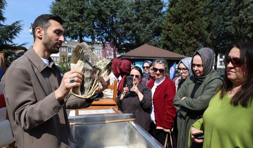 TARIMSAL ATIKTAN SANATA: DÜZCE ÜNİVERSİTESİ’NDE KAĞIDIN DÖNÜŞÜM YOLCULUĞU ANLATILDI