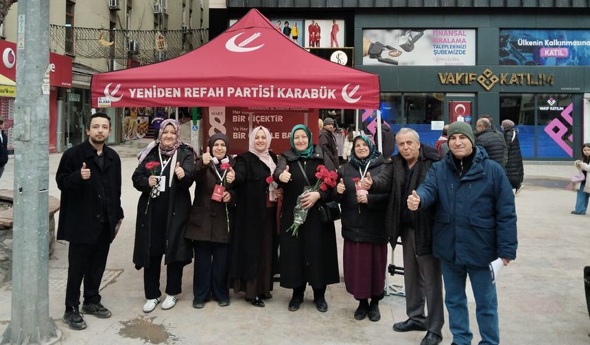 YRP KADIN KOLLARIN'DAN 8 MART'TA ÇİÇEKLİ KUTLAMA