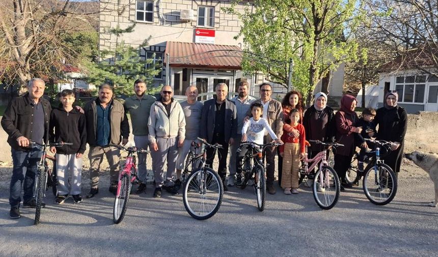 OVADER'DEN 50 ÖĞRENCİYE BİSİKLET