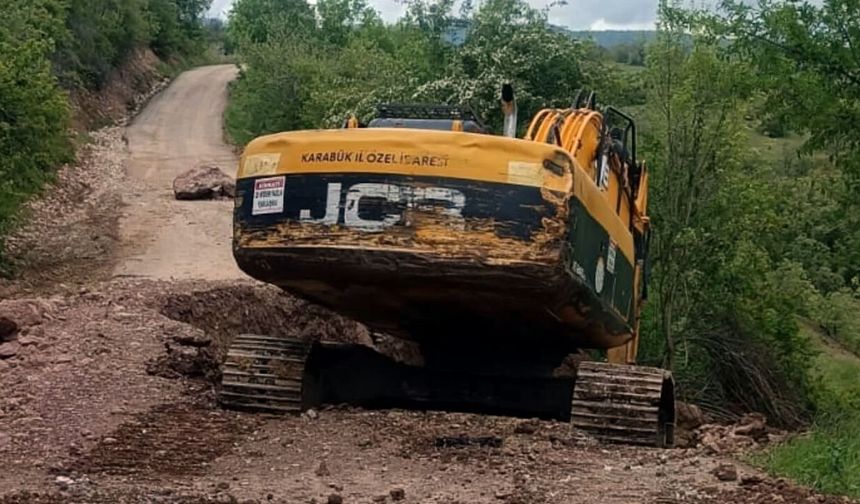 ESKİPAZAR'DA HEYELANDA ÇÖKEN YOL ÇALIŞMALARI BAŞLADI