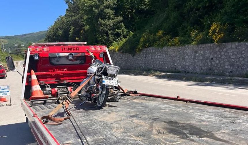 EGZOZ PATLATAN MOTOSİKLET SÜRÜCÜSÜNE CEZA YAĞDI