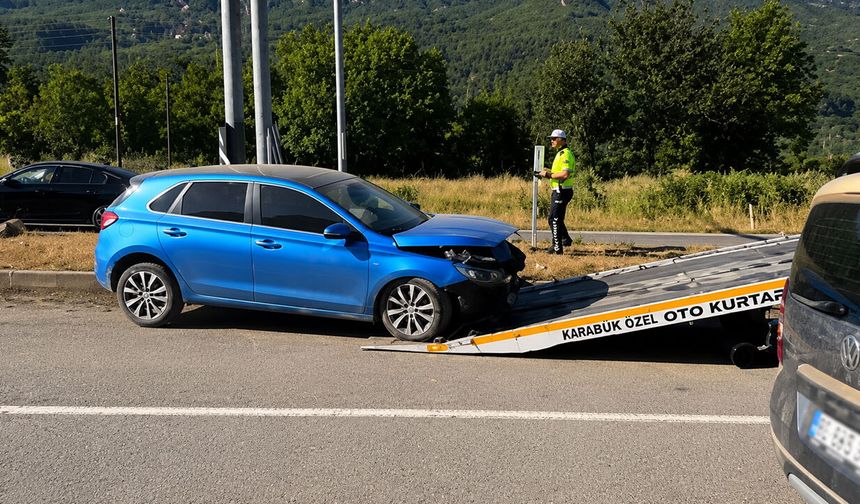 KONTROLÜNÜ KAYBEDEN SÜRÜCÜ KAZA YAPTI