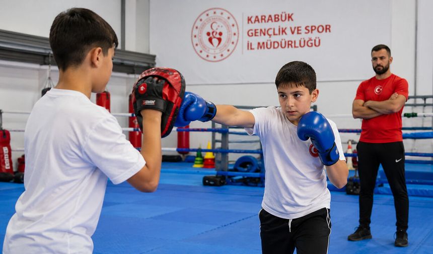 KARABÜK'TE GSB YAZ SPOR OKULLARI'NDA BOKS HEYECANI