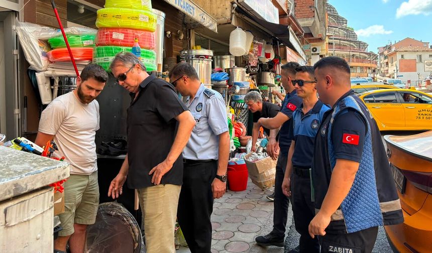 YENİCE'DE KALDIRIM İŞGALİNE SIKI DENETİM