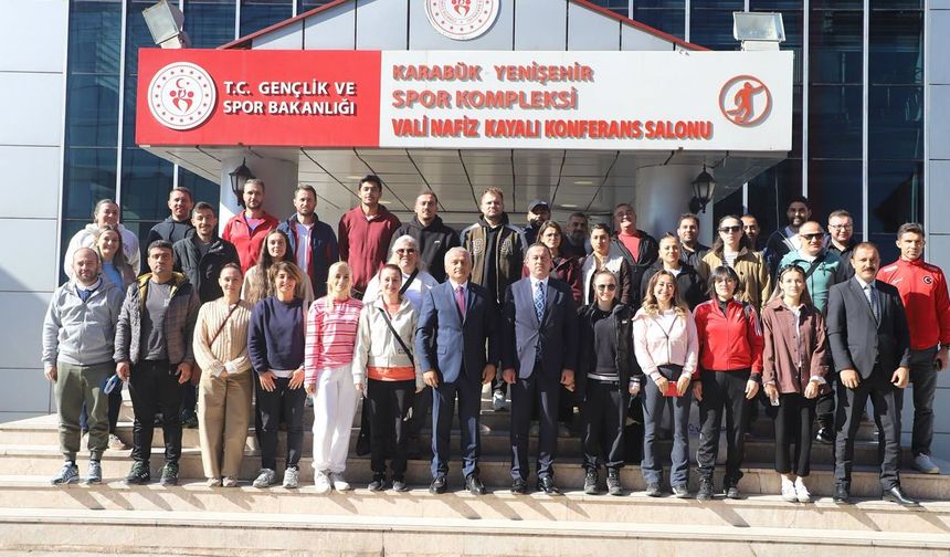 ANTRENÖRLERLE DEĞERLENDİRME TOPLANTISI GERÇEKLEŞTİRİLDİ