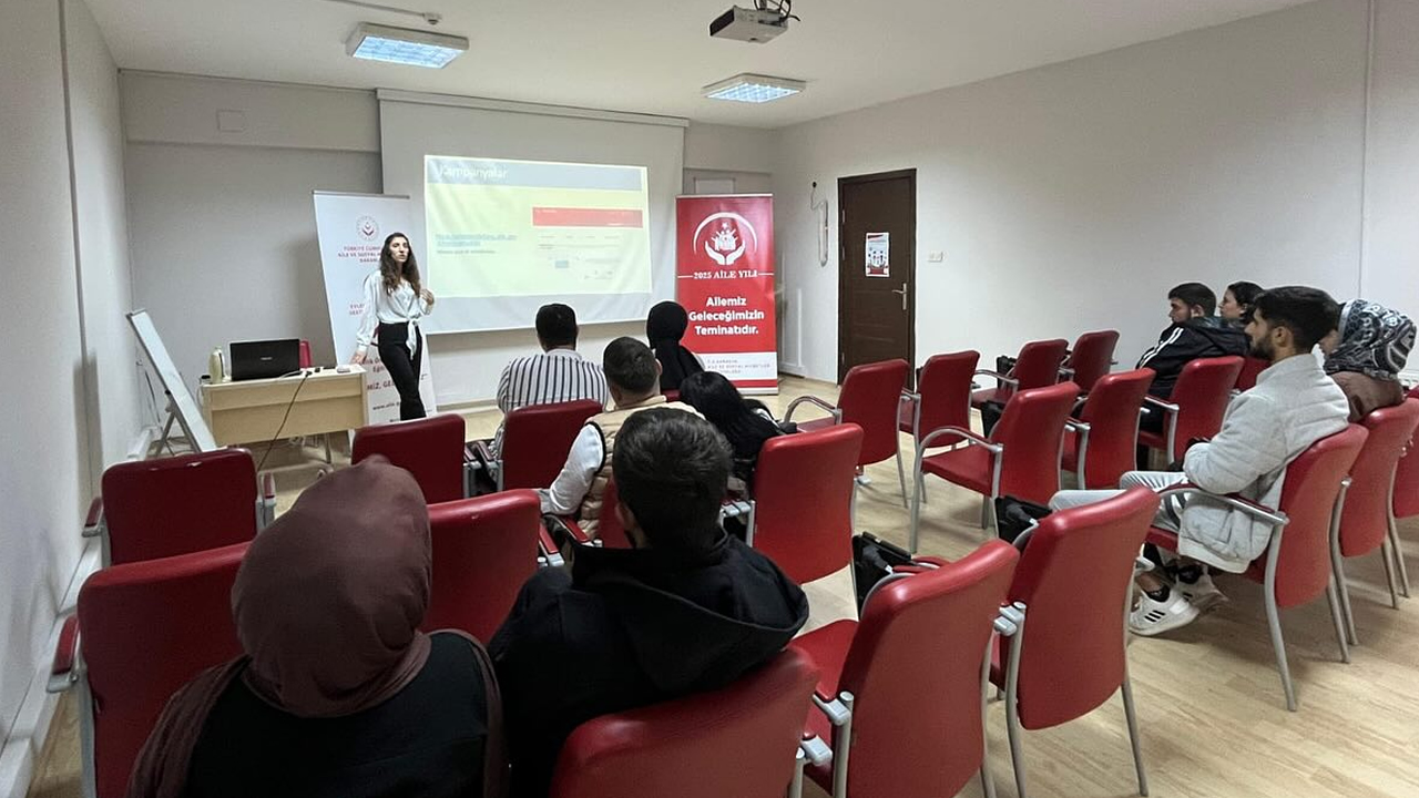 S E M İ N E R E V L İ L İ K