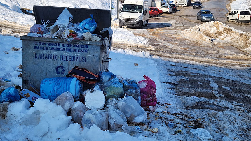 Engin Kocali K O S E Y A Z I S I Nerede O Suslu Kaldirimlar 1