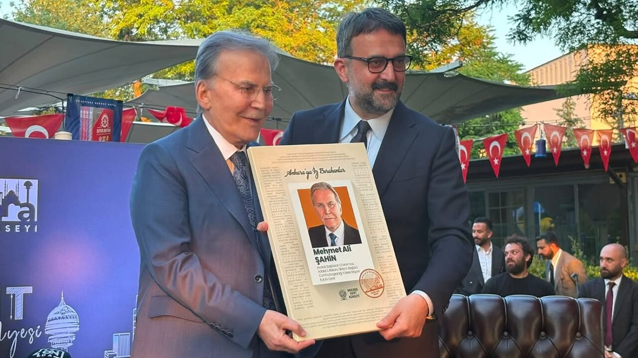 Mehmet Ali Sahin 4
