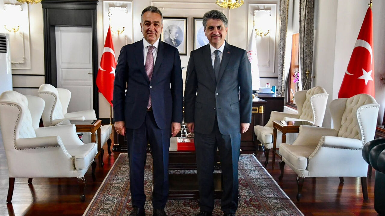 Karabuk Valisi Oktay Cagataydan Bolu Valisi Abdulaziz Aydina Iade I Ziyaret