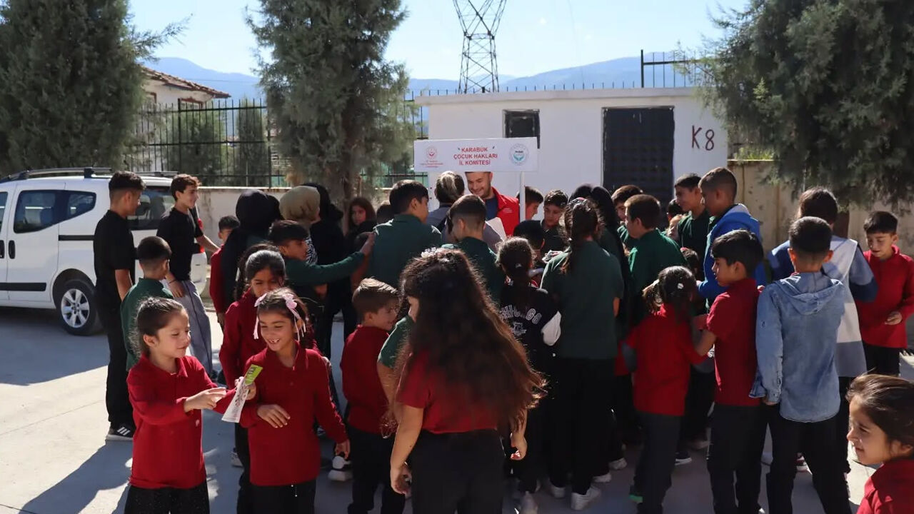 ÇOCUKLARA HEM HAKLARI HEM ÇEVRE BİLİNCİ ANLATILDI